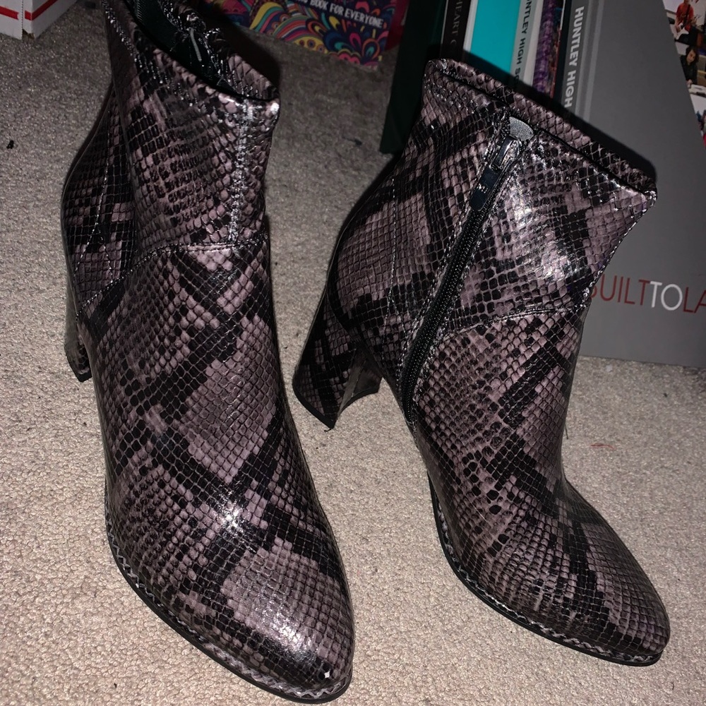Patterned heels